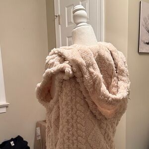 Plush Sherpa Hooded Vest in Light Beige